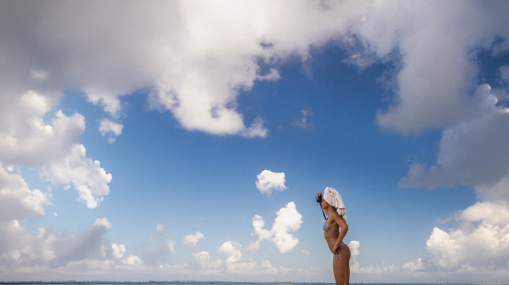 The Minimalist Accessory Guide: How to Instantly Elevate Your Swimwear