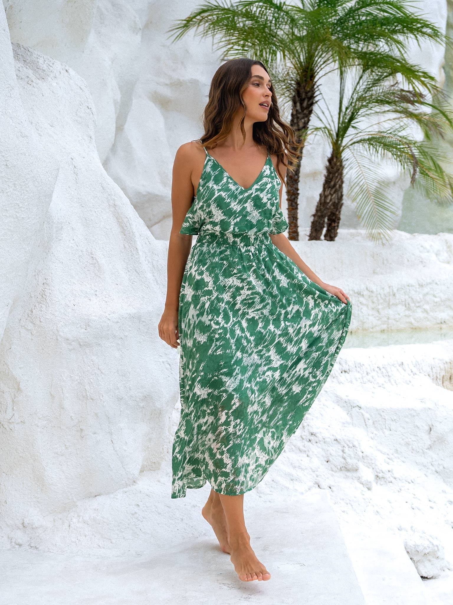 A Women Wearing Green Floral Prints Scoop Neck Backless Dress - OCEAN MYSTERY